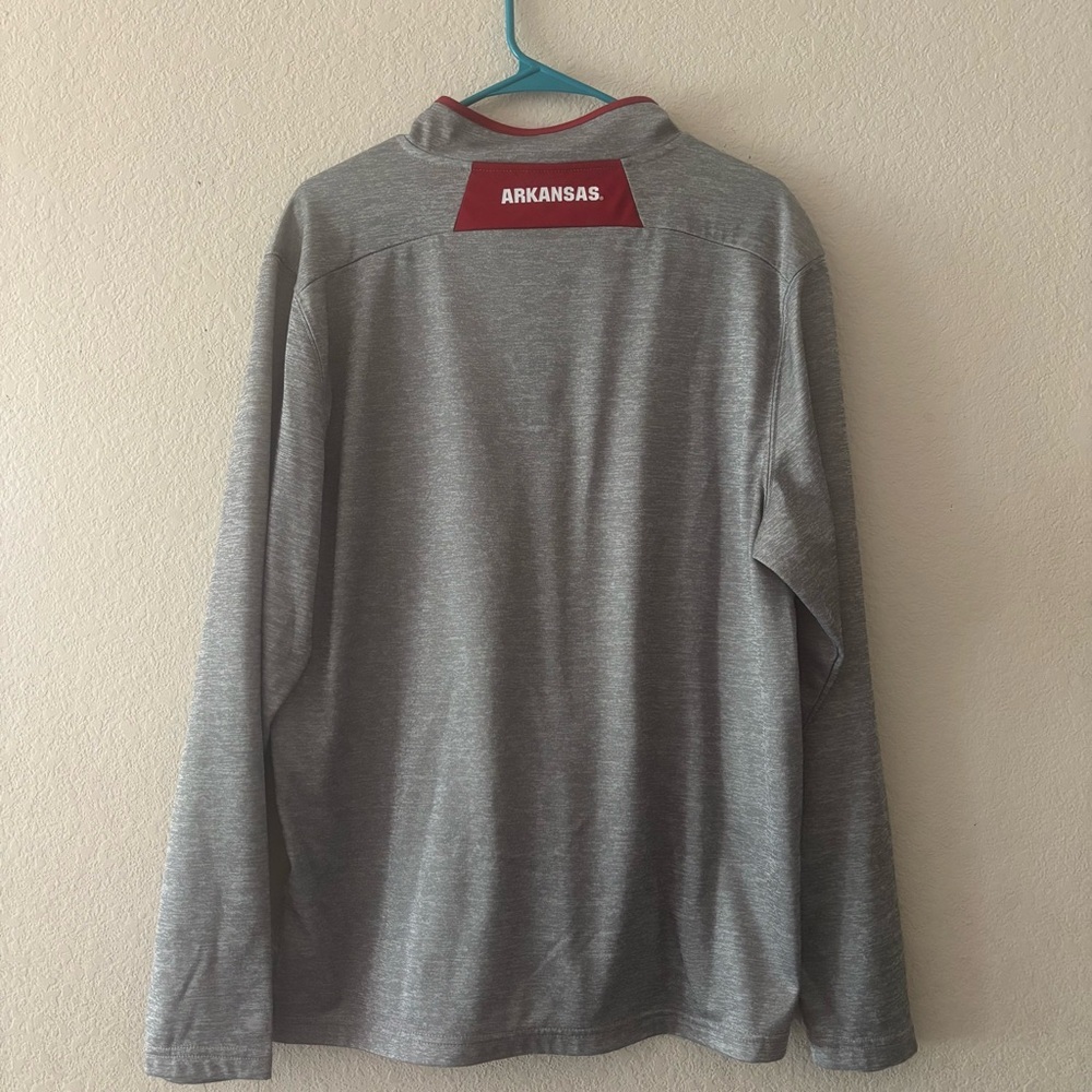 Arkansas Razorback Colloseum athletic pullover gray shirt, size Large - Picture 4 of 5